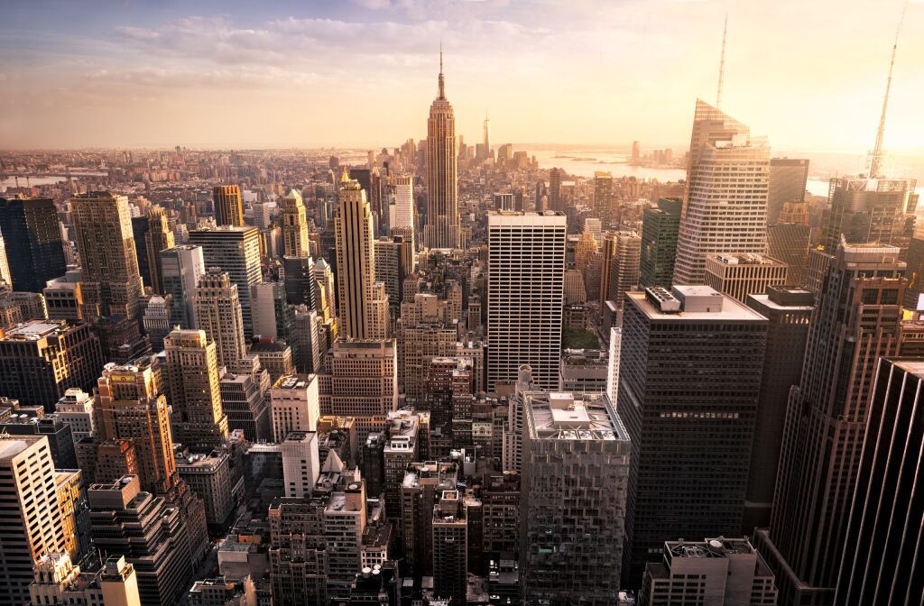 Nowy Jork panoramę miasta z miejskimi drapaczami chmur o zachodzie słońca, USA.